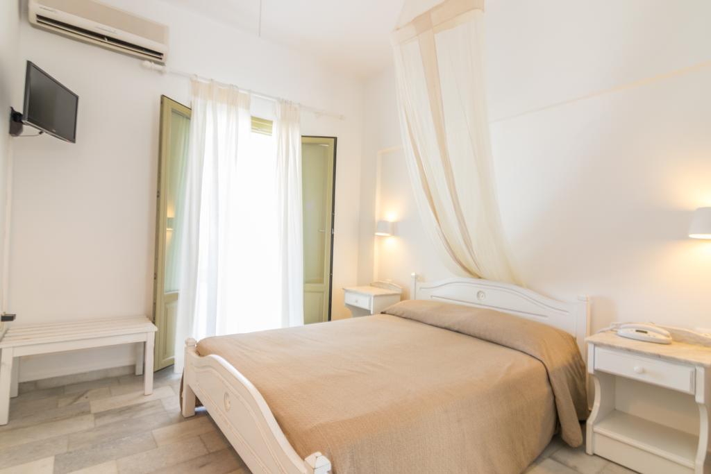 Artemis Hotel Antiparos ภายนอก รูปภาพ